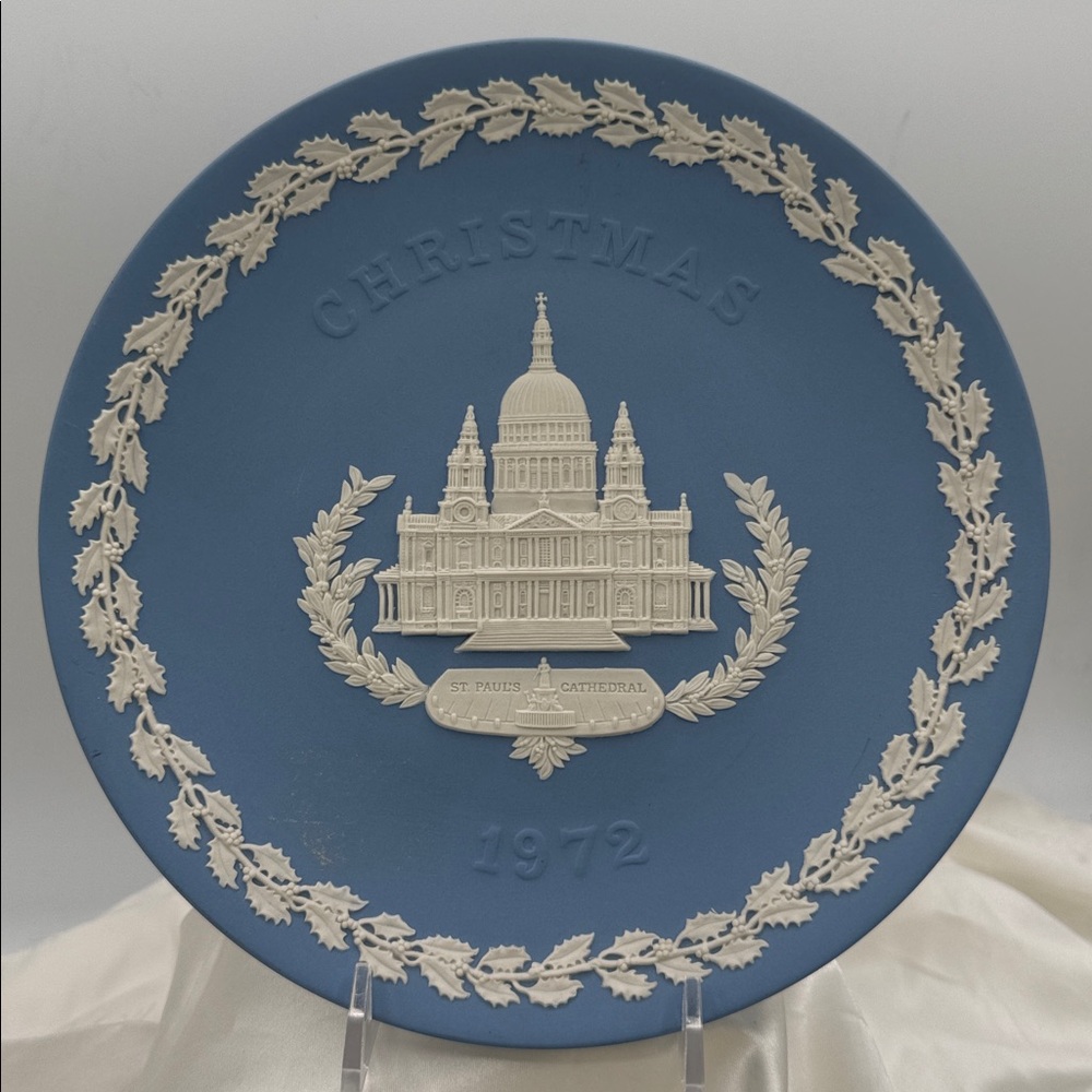 Wedgwood 1972; Blue and White Jasperware Christmas Plate